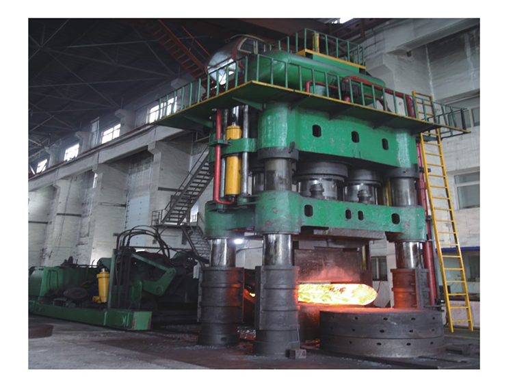 Forging operation of 2000 ton free forging hydraulic press